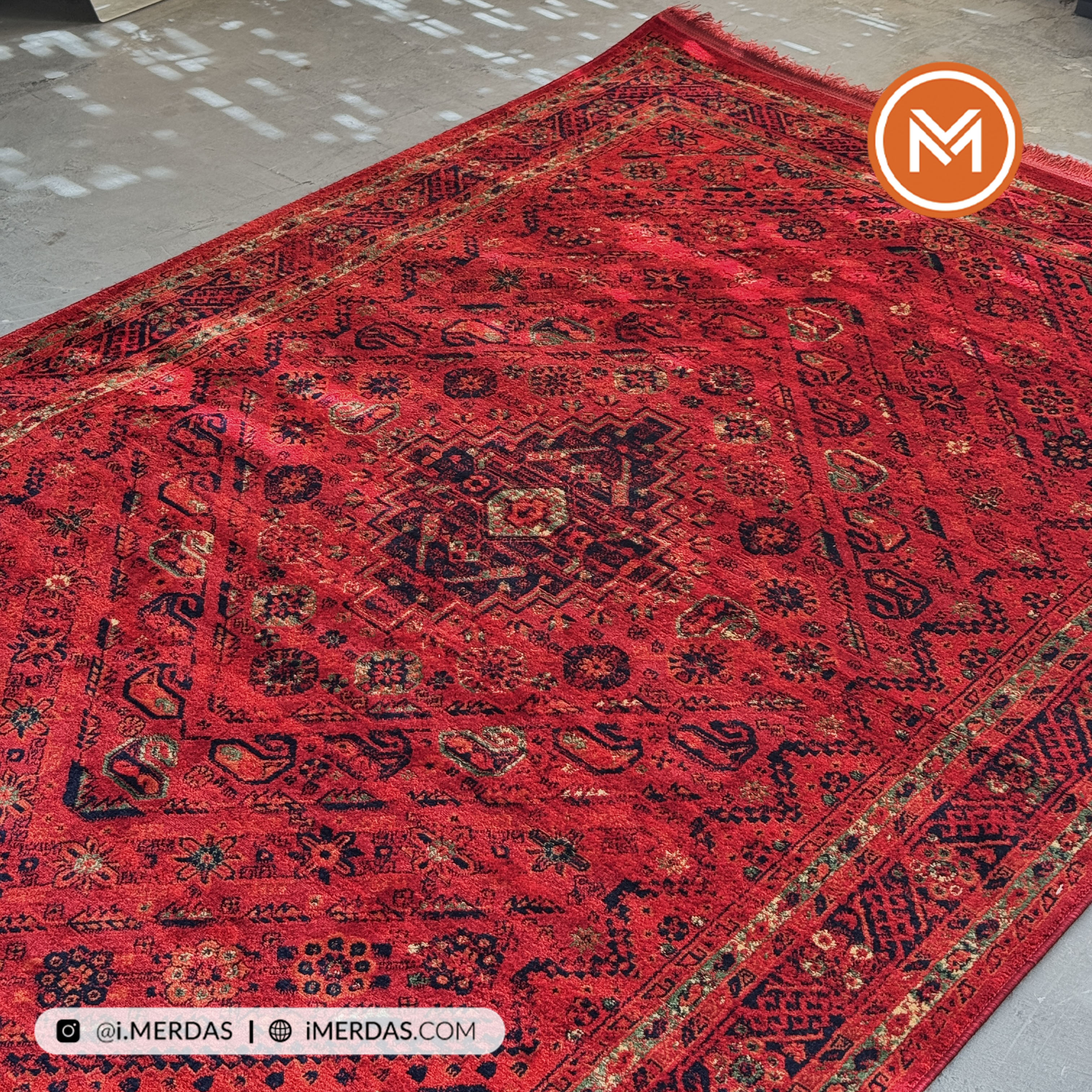 فرش گبه هرمس کد 6026 زمینه لاکی